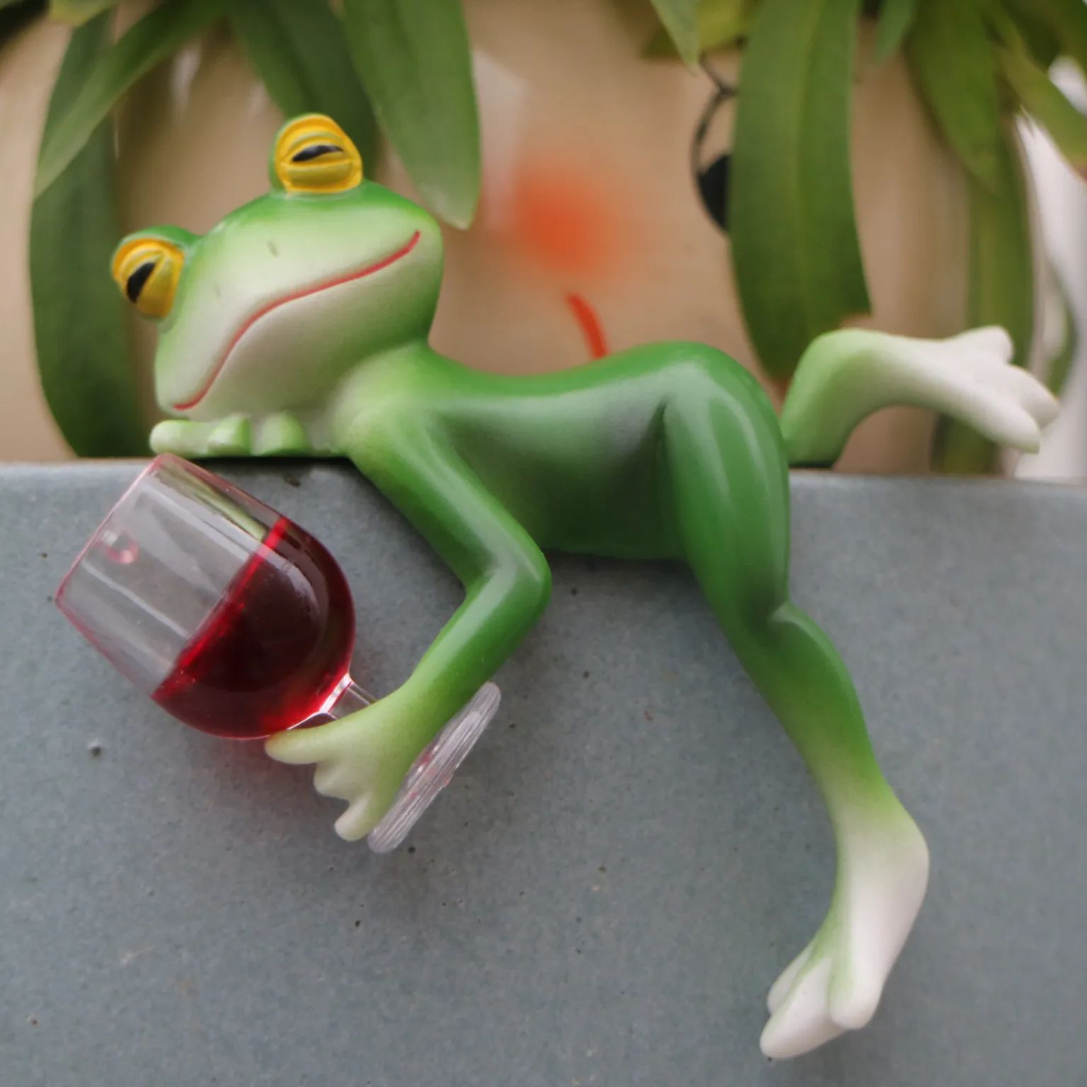 Resin Art Design - A delightful green frog and wine