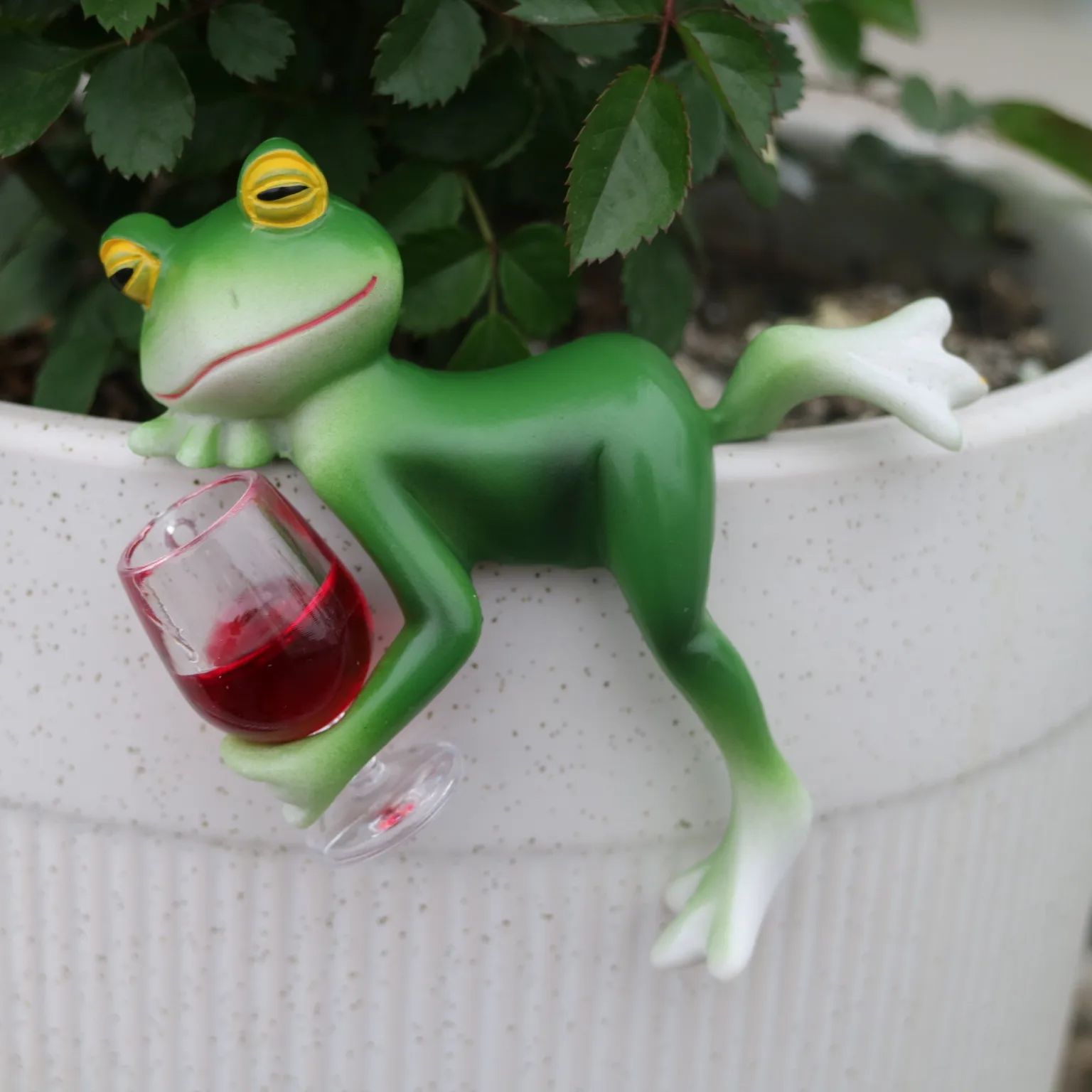 A delightful green frog and wi - Resin Art Design ulasan dan harga